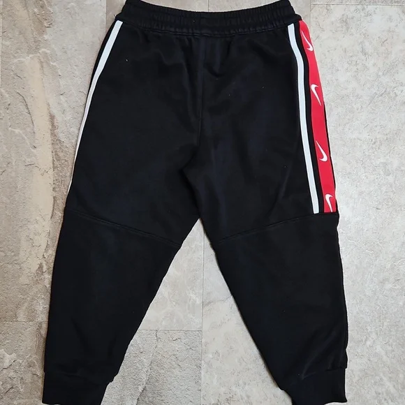 Nike Long Sleeved Shirt and Joggers Set. EUC. - Picture 6 of 6